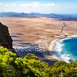 Home2book Stunning Terrace & Bbq House Playa Honda * Playa Honda (Lanzarote)