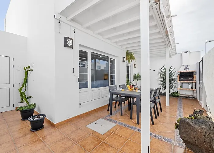 Home2book Stunning Terrace & Bbq House Playa Honda 플라야 온다